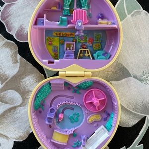 Vintage Polly Pocket. In great condition. 1994 Bluebird. Compact only.